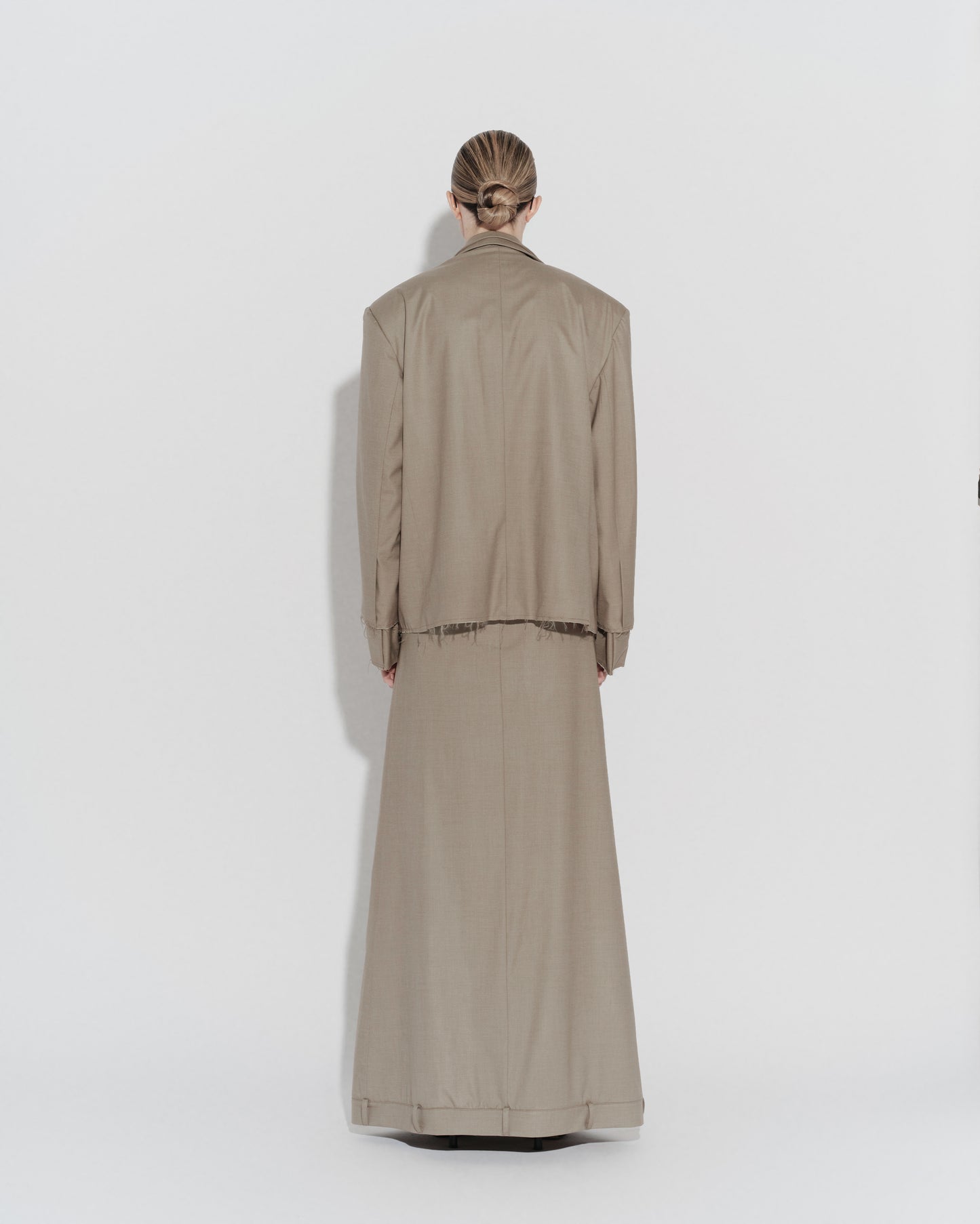"PLOT TWIST" BEIGE SKIRT