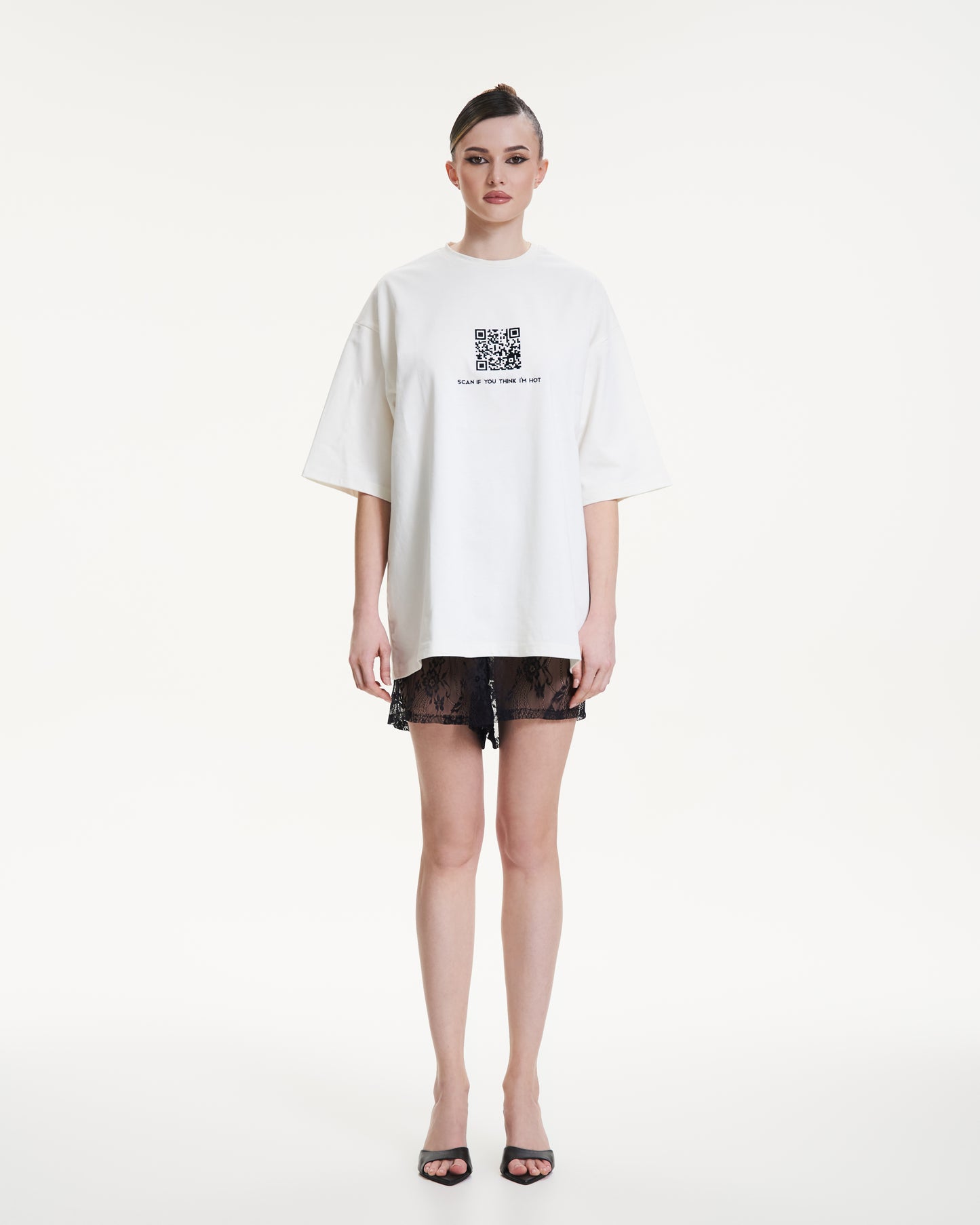 "Scan if you think I'm hot" boyfriend t-shirt